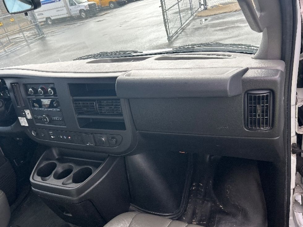 Light Duty Box Truck-Light and Medium Duty Trucks-GMC-2021-Savana G33903-East Chicago-IN-120,012\n\t\tmiles-$ 27,500 - Image 21