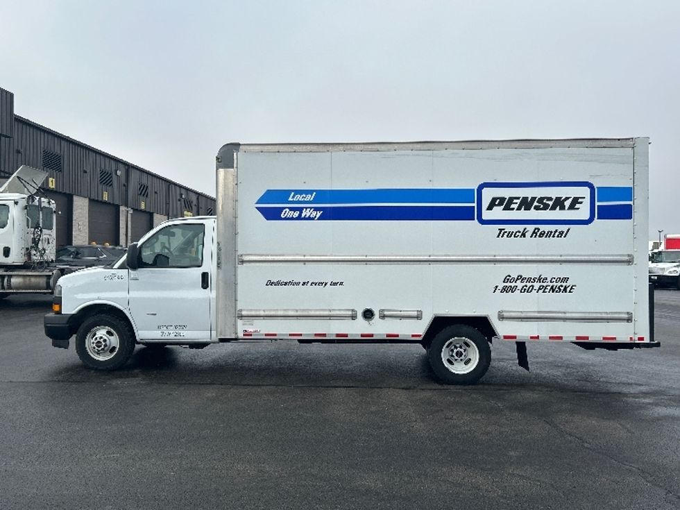 Light Duty Box Truck-Light and Medium Duty Trucks-GMC-2021-Savana G33903-East Chicago-IN-120,012\n\t\tmiles-$ 27,500 - Image 4
