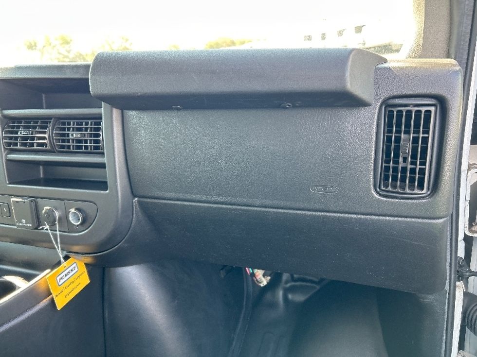 Light Duty Box Truck-Light and Medium Duty Trucks-GMC-2021-Savana G33903-East Chicago-IN-58,202\n\t\tmiles-$ 42,250 - Image 20