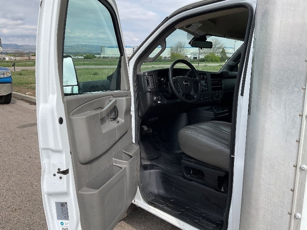 Light Duty Box Truck-Light and Medium Duty Trucks-GMC-2021-Savana G33903-East Chicago-IN-69,476\n\t\tmiles-$ 33,500 - Image 16