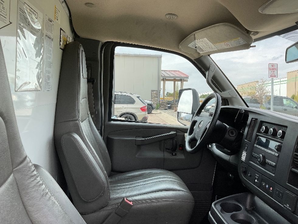 Light Duty Box Truck-Light and Medium Duty Trucks-GMC-2021-Savana G33903-East Chicago-IN-69,476\n\t\tmiles-$ 33,500 - Image 22