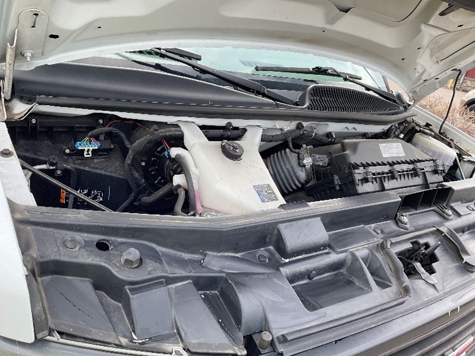 Light Duty Box Truck-Light and Medium Duty Trucks-GMC-2021-Savana G33903-East Chicago-IN-69,476\n\t\tmiles-$ 33,500 - Image 23