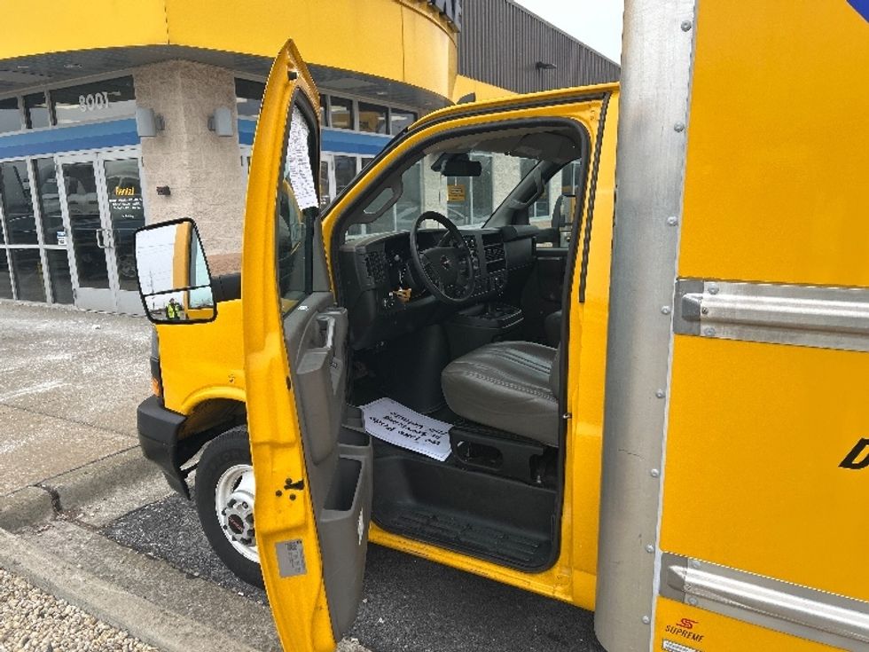 Light Duty Box Truck-Light and Medium Duty Trucks-GMC-2021-Savana G33903-East Chicago-IN-72,617\n\t\tmiles-$ 31,500 - Image 13