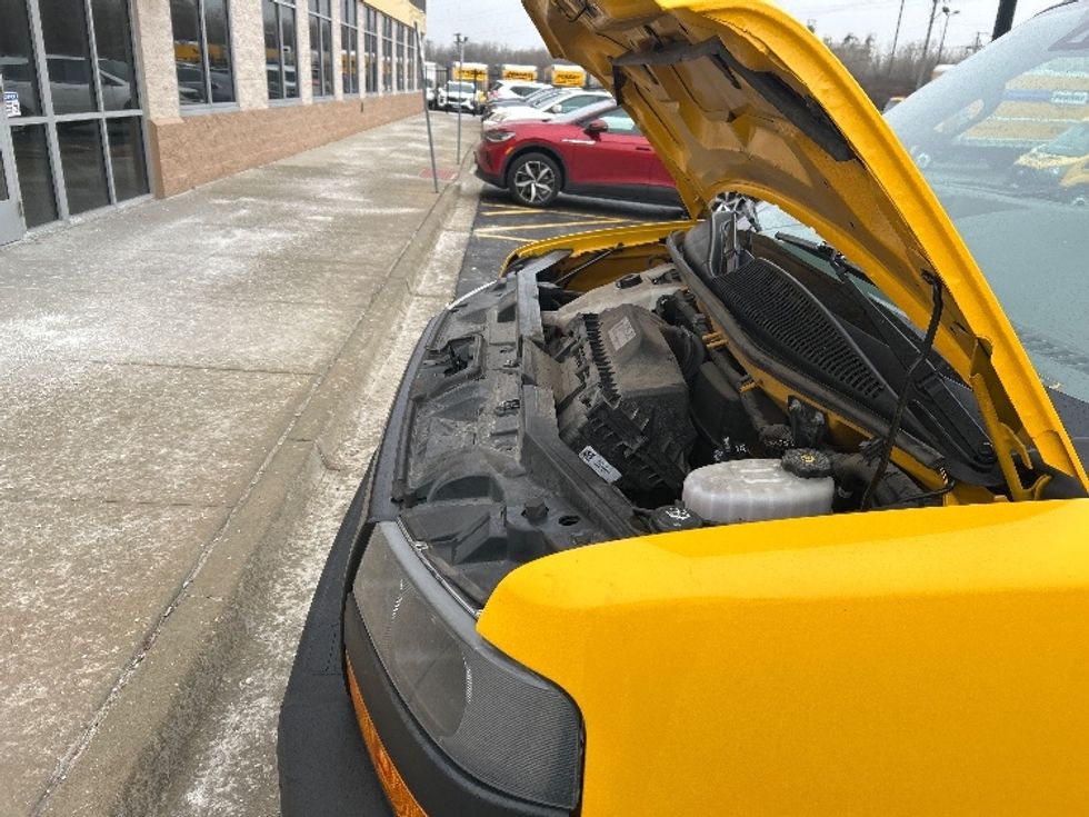 Light Duty Box Truck-Light and Medium Duty Trucks-GMC-2021-Savana G33903-East Chicago-IN-72,617\n\t\tmiles-$ 31,500 - Image 21