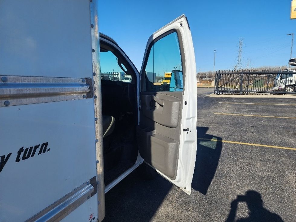 Light Duty Box Truck-Light and Medium Duty Trucks-GMC-2021-Savana G33903-East Chicago-IN-75,478\n\t\tmiles-$ 33,750 - Image 20