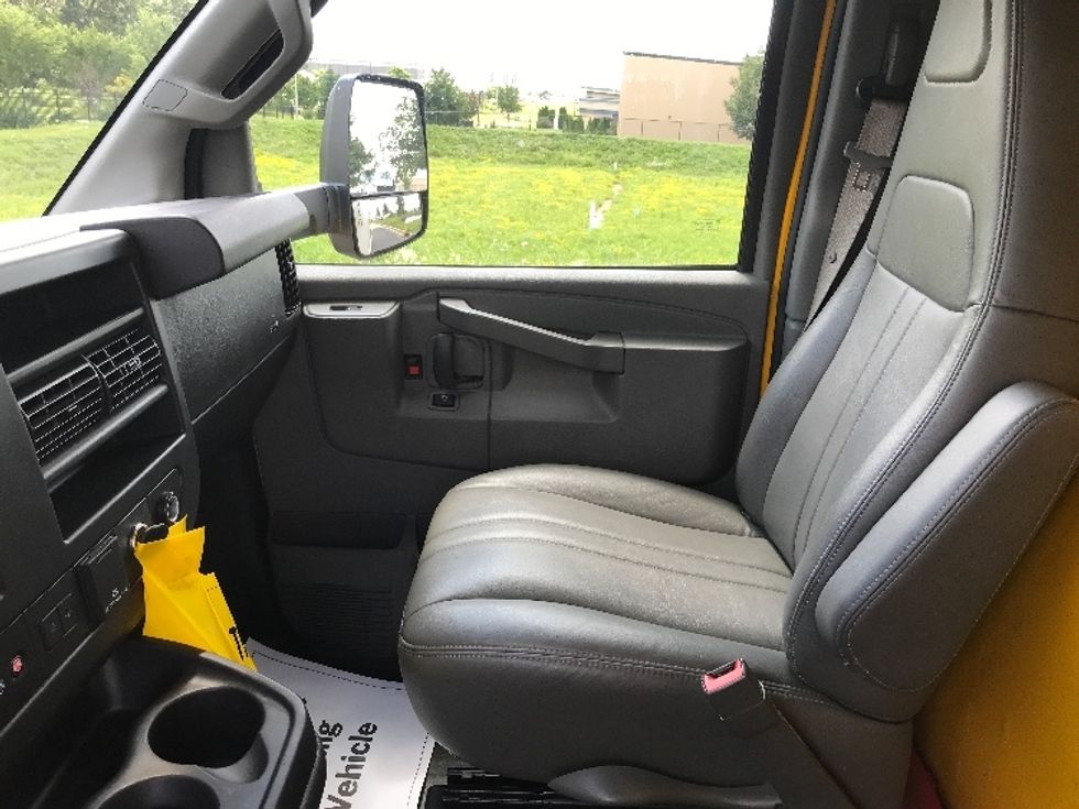 Light Duty Box Truck-Light and Medium Duty Trucks-GMC-2021-Savana G33903-East Chicago-IN-75,853\n\t\tmiles-$ 36,000 - Image 19