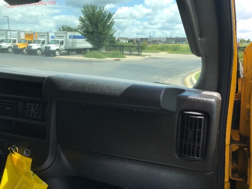 Light Duty Box Truck-Light and Medium Duty Trucks-GMC-2021-Savana G33903-East Chicago-IN-75,853\n\t\tmiles-$ 36,000 - Image 21