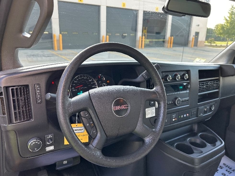 Light Duty Box Truck-Light and Medium Duty Trucks-GMC-2021-Savana G33903-East Chicago-IN-76,736\n\t\tmiles-$ 32,500 - Image 16