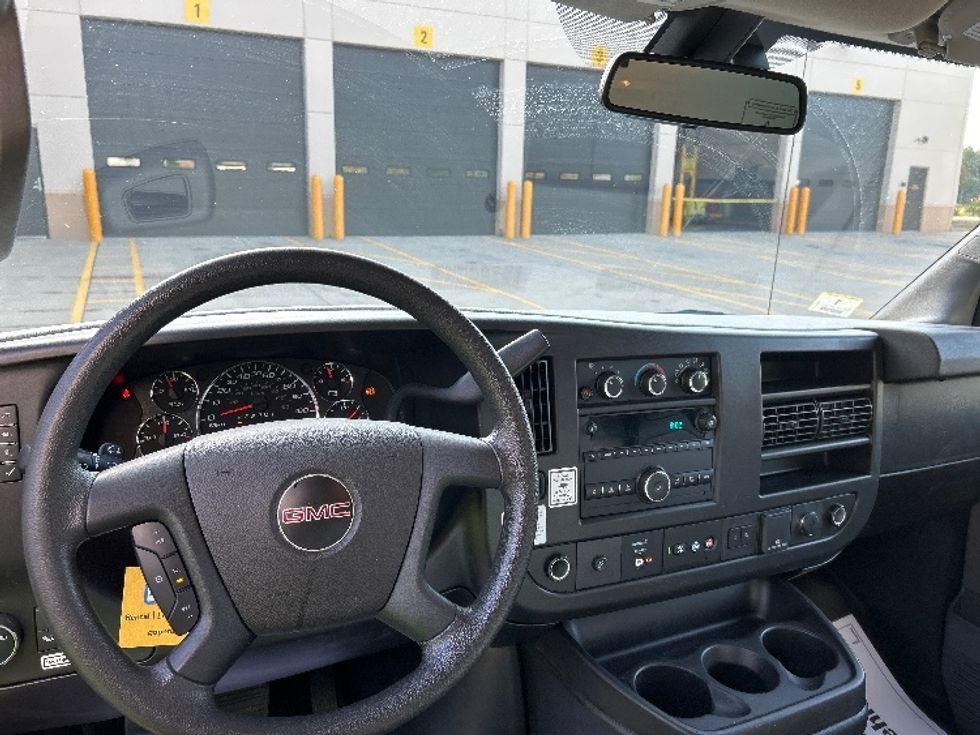 Light Duty Box Truck-Light and Medium Duty Trucks-GMC-2021-Savana G33903-East Chicago-IN-76,736\n\t\tmiles-$ 32,500 - Image 17