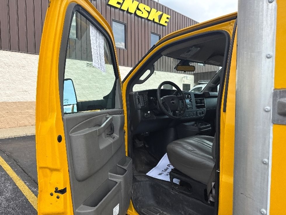 Light Duty Box Truck-Light and Medium Duty Trucks-GMC-2021-Savana G33903-East Chicago-IN-78,398\n\t\tmiles-$ 29,250 - Image 16