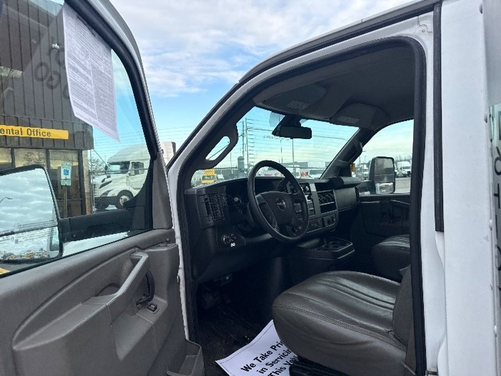 Light Duty Box Truck-Light and Medium Duty Trucks-GMC-2021-Savana G33903-East Chicago-IN-80,899\n\t\tmiles-$ 31,500 - Image 15