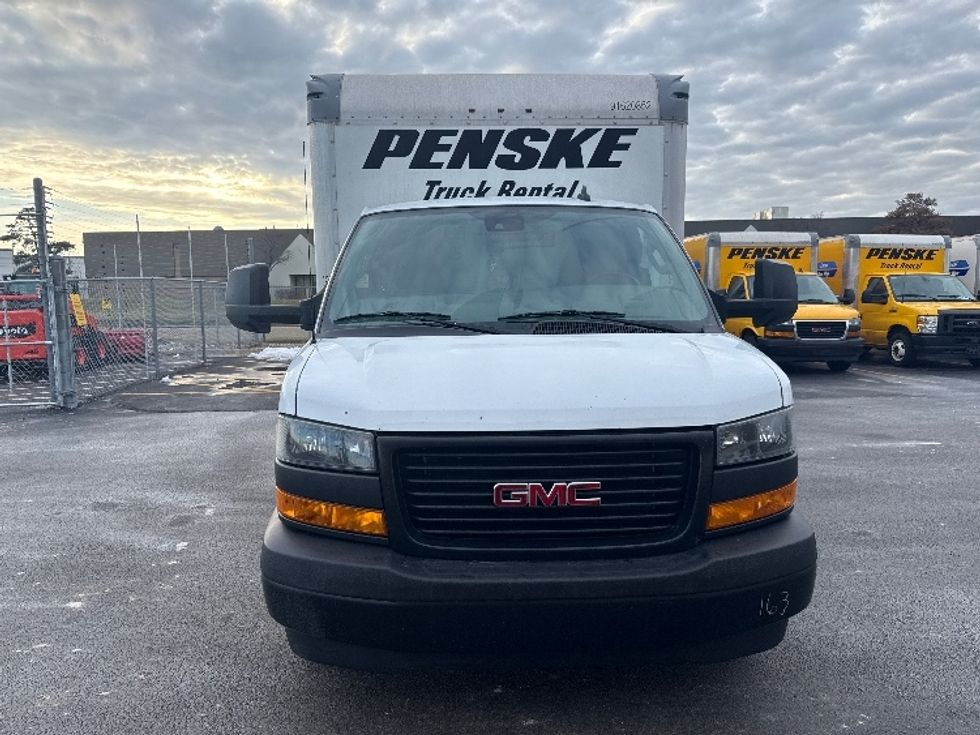 Light Duty Box Truck-Light and Medium Duty Trucks-GMC-2021-Savana G33903-East Chicago-IN-80,899\n\t\tmiles-$ 31,500 - Image 2