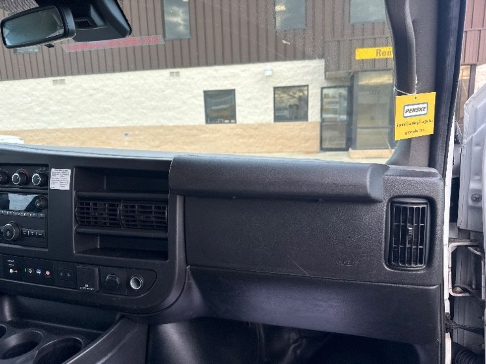 Light Duty Box Truck-Light and Medium Duty Trucks-GMC-2021-Savana G33903-East Chicago-IN-80,899\n\t\tmiles-$ 31,500 - Image 20