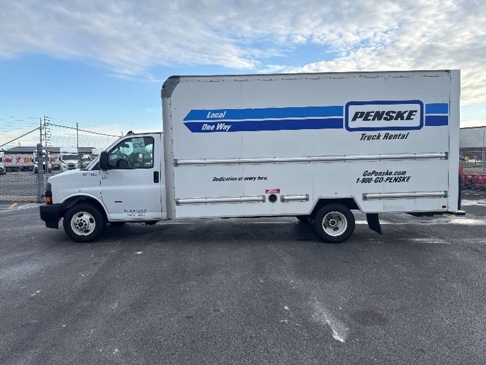 Light Duty Box Truck-Light and Medium Duty Trucks-GMC-2021-Savana G33903-East Chicago-IN-80,899\n\t\tmiles-$ 31,500 - Image 4