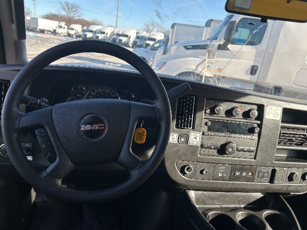 Light Duty Box Truck-Light and Medium Duty Trucks-GMC-2021-Savana G33903-East Chicago-IN-90,066\n\t\tmiles-$ 28,000 - Image 15