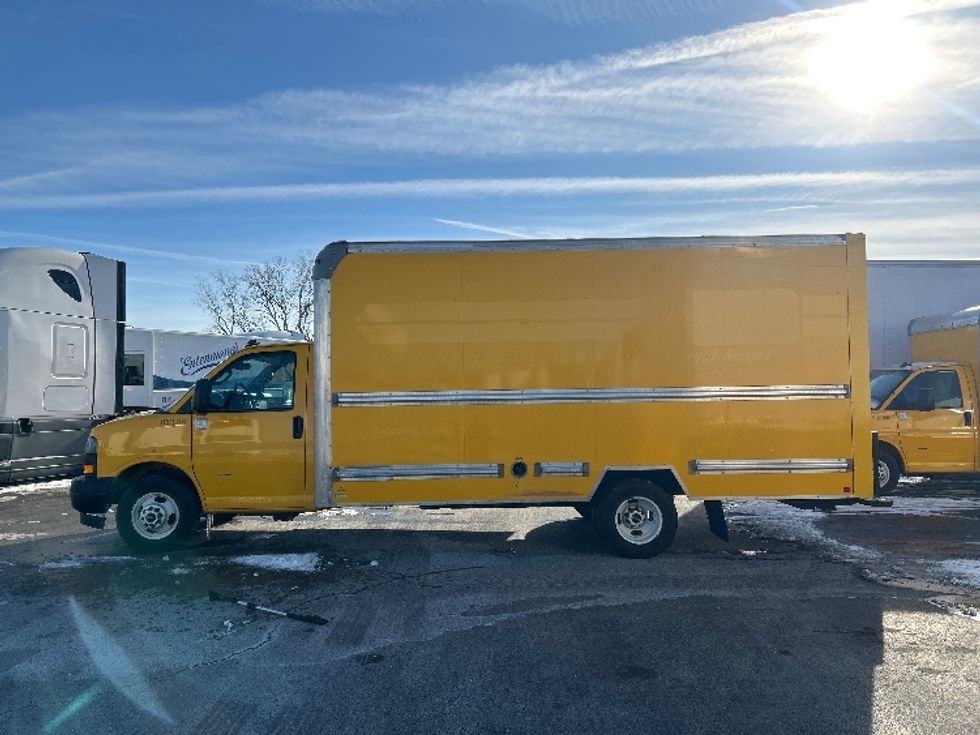 Light Duty Box Truck-Light and Medium Duty Trucks-GMC-2021-Savana G33903-East Chicago-IN-90,066\n\t\tmiles-$ 28,000 - Image 4