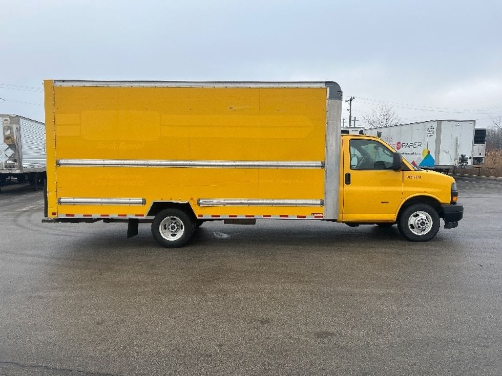 Light Duty Box Truck-Light and Medium Duty Trucks-GMC-2021-Savana G33903-East Chicago-IN-91,189\n\t\tmiles-$ 28,000 - Image 15