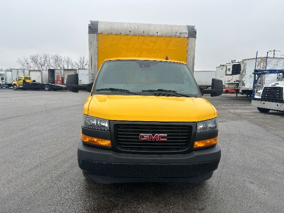 Light Duty Box Truck-Light and Medium Duty Trucks-GMC-2021-Savana G33903-East Chicago-IN-91,189\n\t\tmiles-$ 28,000 - Image 2