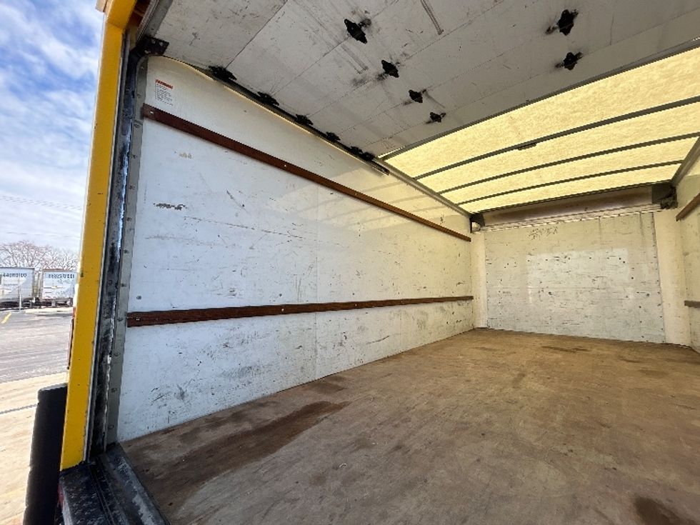 Light Duty Box Truck-Light and Medium Duty Trucks-GMC-2021-Savana G33903-East Chicago-IN-93,517\n\t\tmiles-$ 27,750 - Image 10