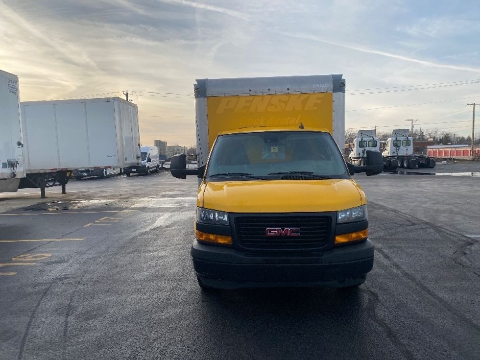 Light Duty Box Truck-Light and Medium Duty Trucks-GMC-2021-Savana G33903-East Chicago-IN-93,517\n\t\tmiles-$ 27,750 - Image 2
