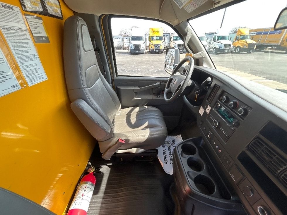 Light Duty Box Truck-Light and Medium Duty Trucks-GMC-2021-Savana G33903-East Chicago-IN-93,517\n\t\tmiles-$ 27,750 - Image 21