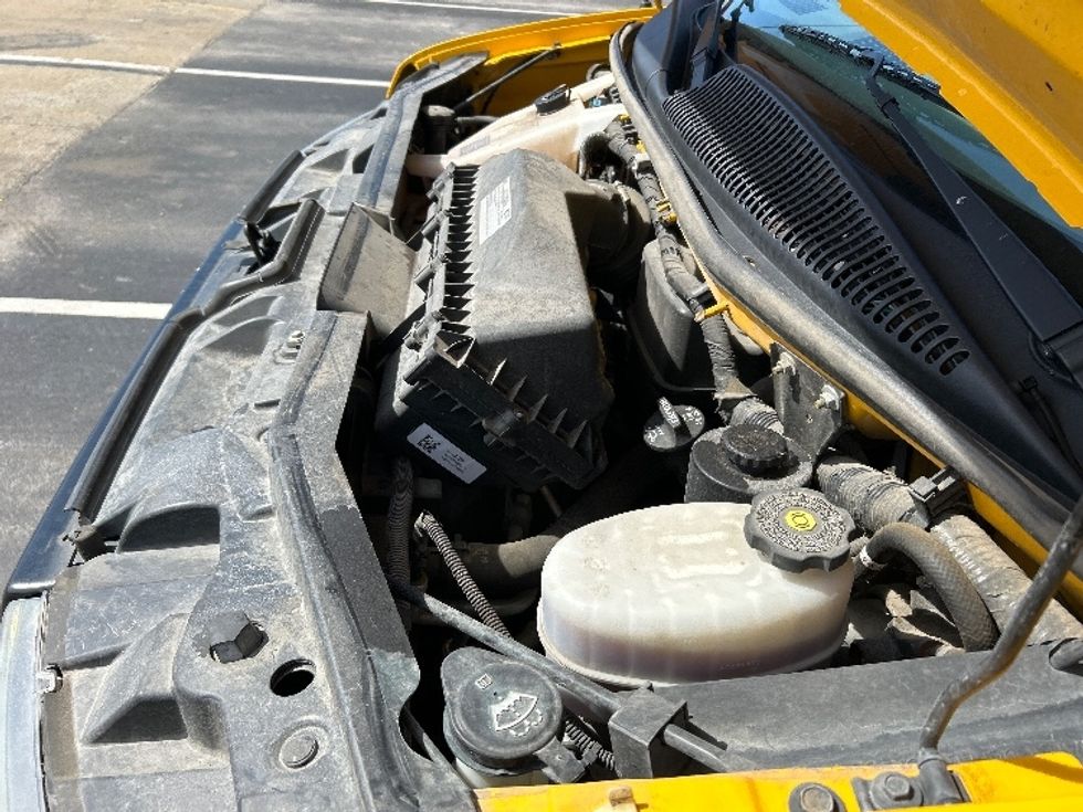 Light Duty Box Truck-Light and Medium Duty Trucks-GMC-2021-Savana G33903-East Chicago-IN-93,517\n\t\tmiles-$ 27,750 - Image 23