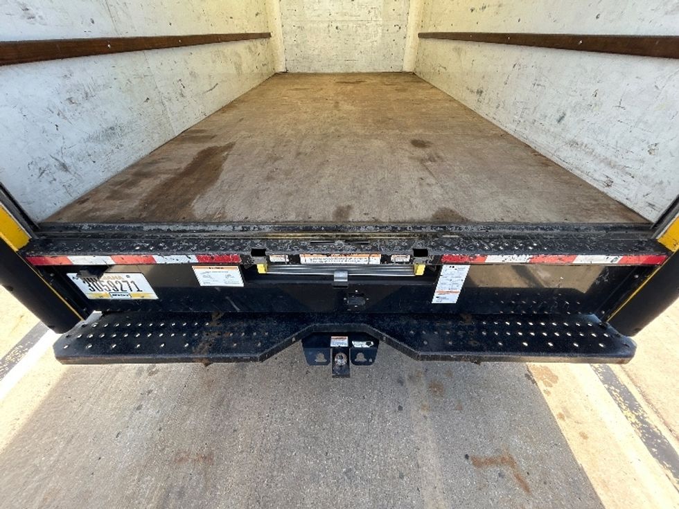 Light Duty Box Truck-Light and Medium Duty Trucks-GMC-2021-Savana G33903-East Chicago-IN-93,517\n\t\tmiles-$ 27,750 - Image 9