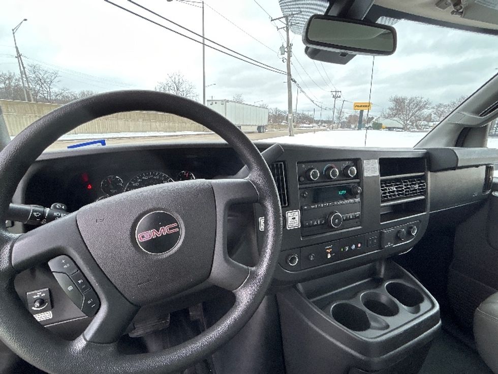 Light Duty Box Truck-Light and Medium Duty Trucks-GMC-2021-Savana G33903-East Chicago-IN-93,662\n\t\tmiles-$ 30,750 - Image 15