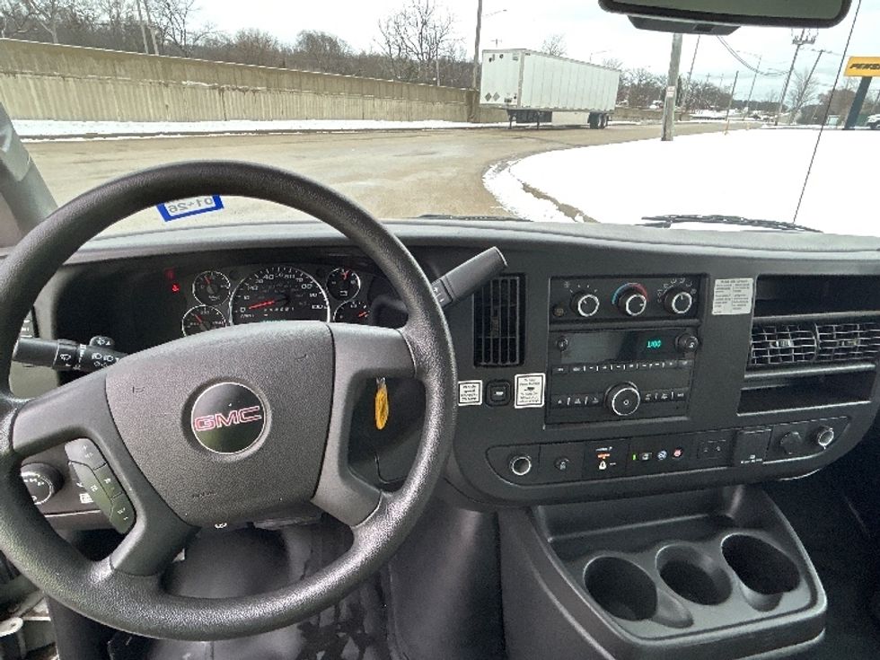 Light Duty Box Truck-Light and Medium Duty Trucks-GMC-2021-Savana G33903-East Chicago-IN-93,662\n\t\tmiles-$ 30,750 - Image 16
