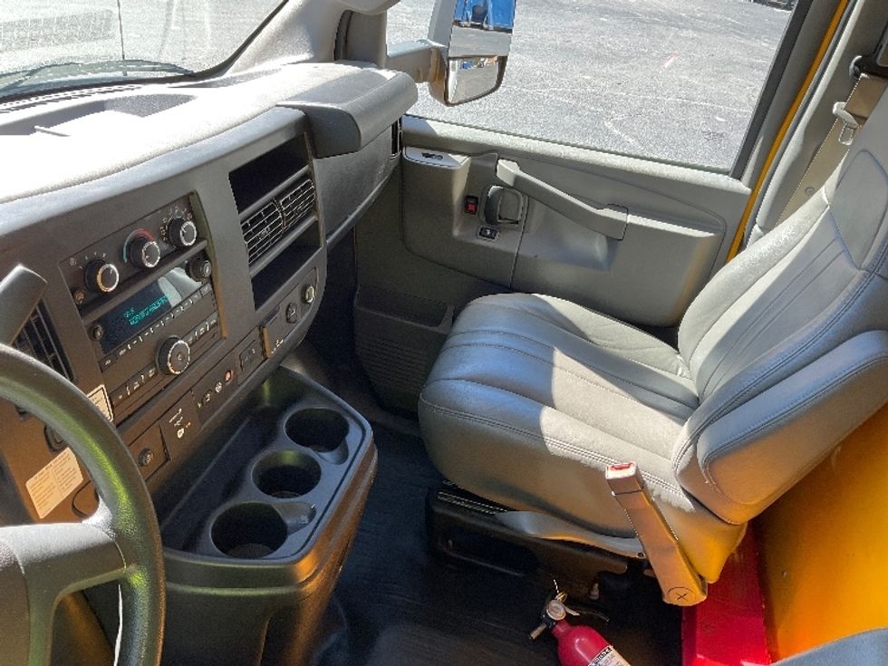 Light Duty Box Truck-Light and Medium Duty Trucks-GMC-2021-Savana G33903-East Chicago-IN-94,980\n\t\tmiles-$ 27,500 - Image 19