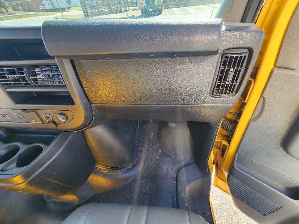 Light Duty Box Truck-Light and Medium Duty Trucks-GMC-2021-Savana G33903-East Chicago-IN-96,087\n\t\tmiles-$ 27,250 - Image 21