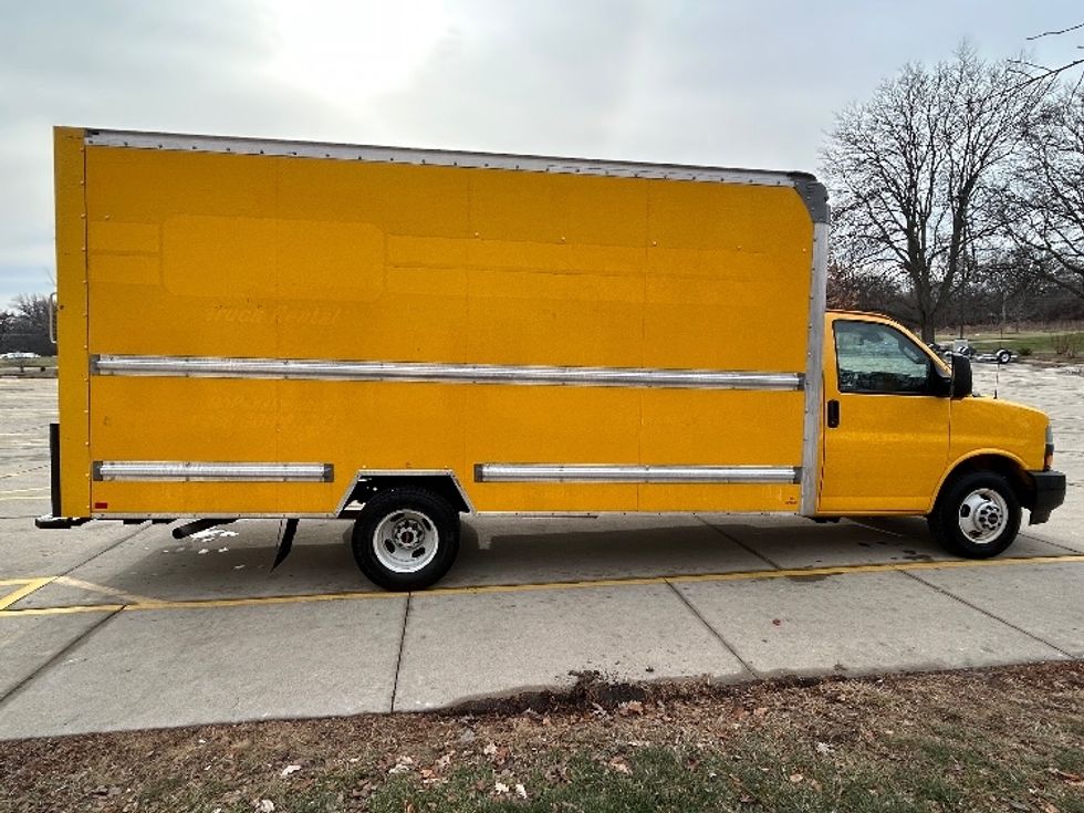 Light Duty Box Truck-Light and Medium Duty Trucks-GMC-2021-Savana G33903-East Chicago-IN-96,462\n\t\tmiles-$ 27,250 - Image 12