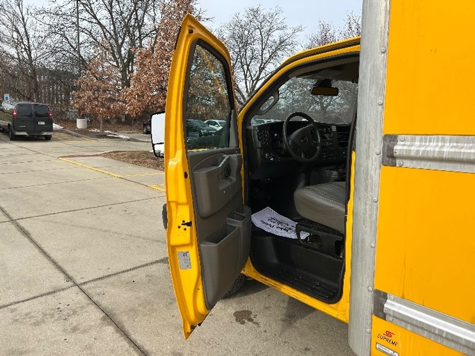 Light Duty Box Truck-Light and Medium Duty Trucks-GMC-2021-Savana G33903-East Chicago-IN-96,462\n\t\tmiles-$ 27,250 - Image 13