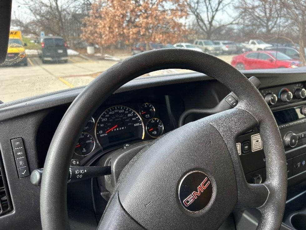 Light Duty Box Truck-Light and Medium Duty Trucks-GMC-2021-Savana G33903-East Chicago-IN-96,462\n\t\tmiles-$ 27,250 - Image 14