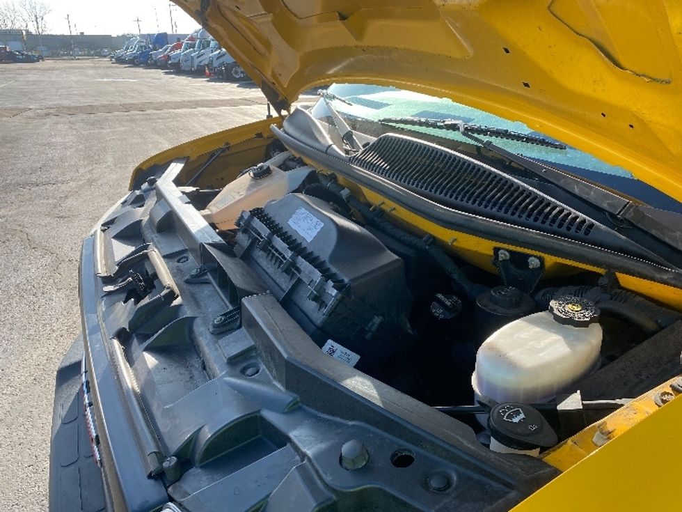 Light Duty Box Truck-Light and Medium Duty Trucks-GMC-2021-Savana G33903-East Chicago-IN-96,606\n\t\tmiles-$ 27,250 - Image 23