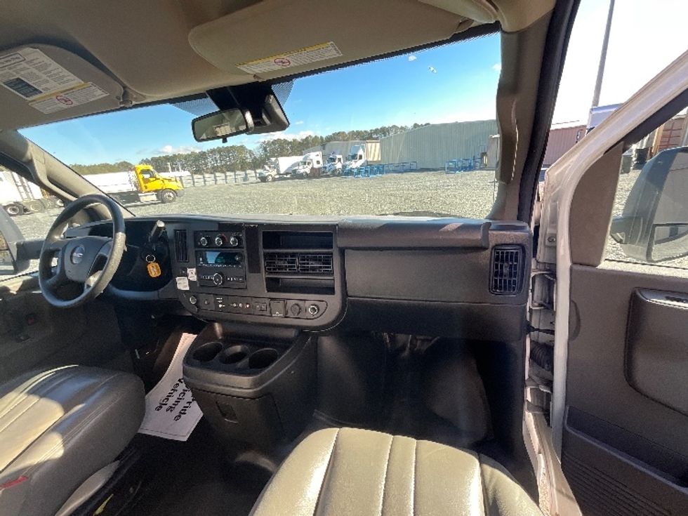 Light Duty Box Truck-Light and Medium Duty Trucks-GMC-2021-Savana G33903-Eden-MD-92,838\n\t\tmiles-$ 29,250 - Image 21