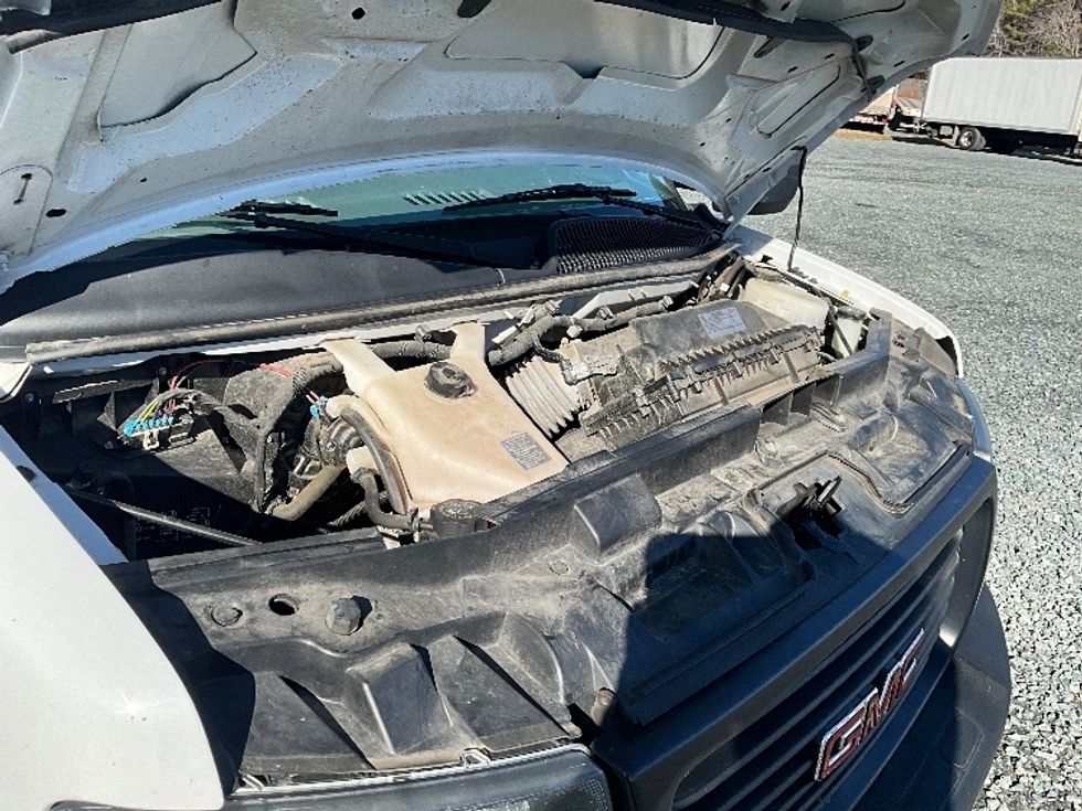 Light Duty Box Truck-Light and Medium Duty Trucks-GMC-2021-Savana G33903-Eden-MD-92,838\n\t\tmiles-$ 29,250 - Image 23