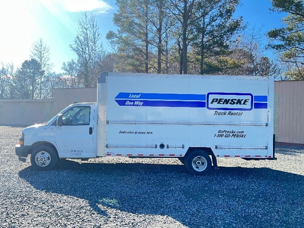 Light Duty Box Truck-Light and Medium Duty Trucks-GMC-2021-Savana G33903-Eden-MD-92,838\n\t\tmiles-$ 29,250 - Image 4