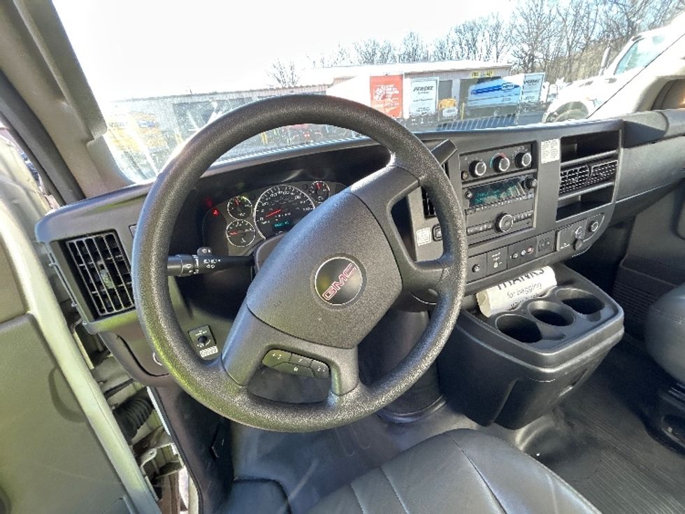 Light Duty Box Truck-Light and Medium Duty Trucks-GMC-2021-Savana G33903-Edison-NJ-86,018\n\t\tmiles-$ 30,500 - Image 17