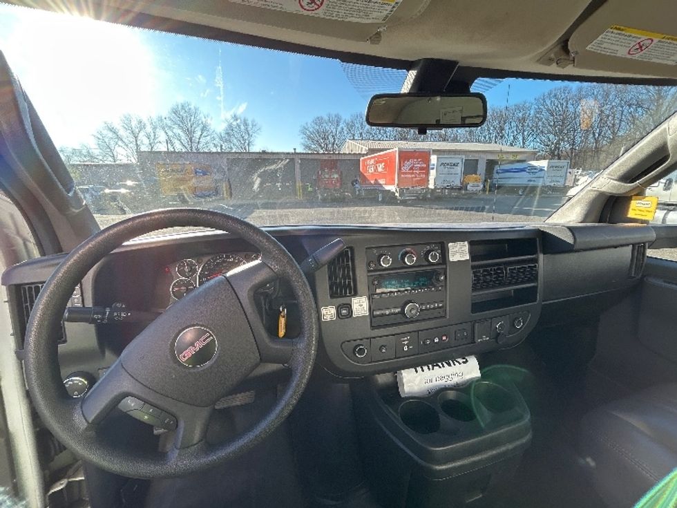 Light Duty Box Truck-Light and Medium Duty Trucks-GMC-2021-Savana G33903-Edison-NJ-86,018\n\t\tmiles-$ 30,500 - Image 18