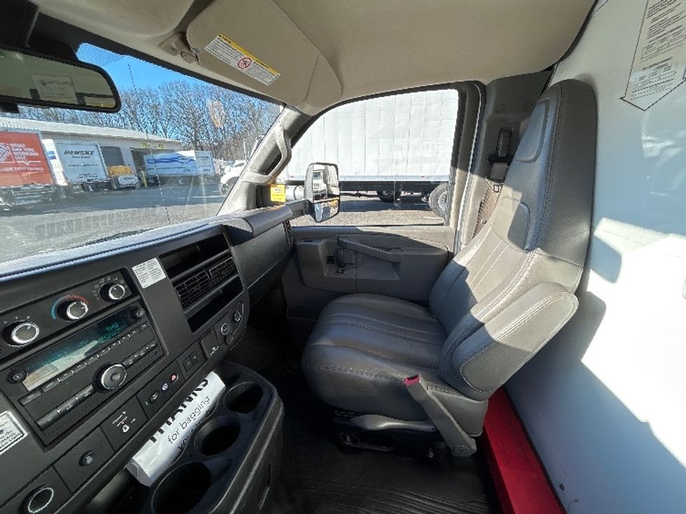 Light Duty Box Truck-Light and Medium Duty Trucks-GMC-2021-Savana G33903-Edison-NJ-86,018\n\t\tmiles-$ 30,500 - Image 19