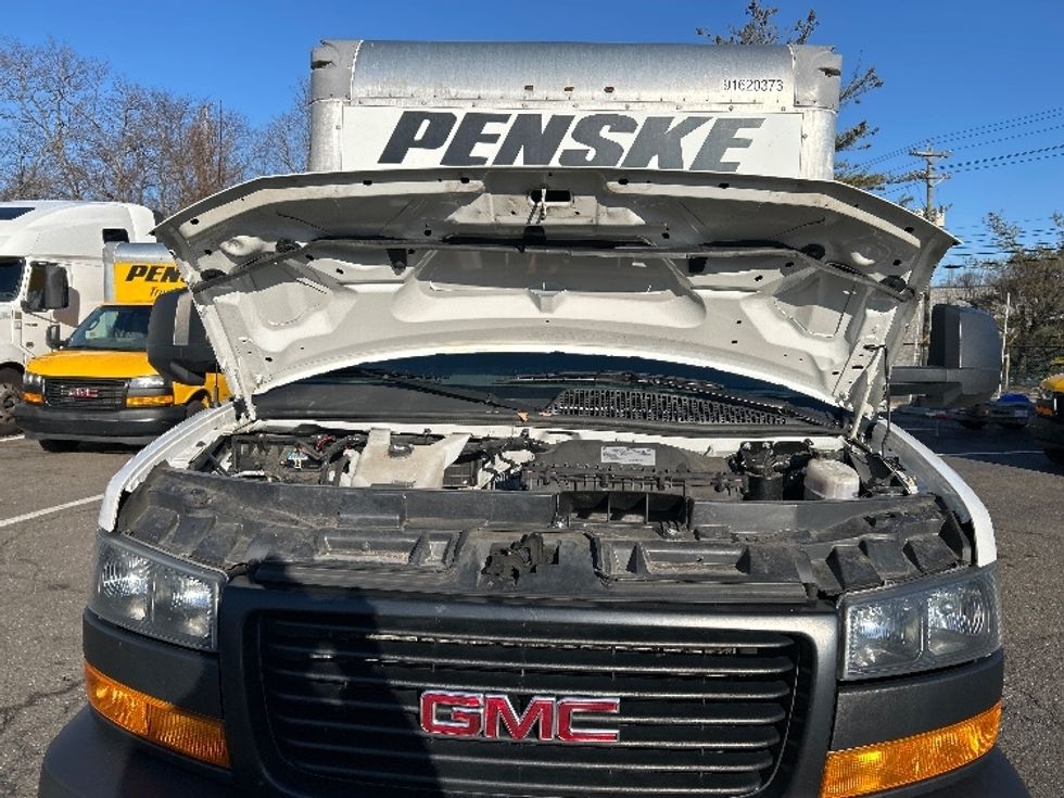 Light Duty Box Truck-Light and Medium Duty Trucks-GMC-2021-Savana G33903-Edison-NJ-86,018\n\t\tmiles-$ 30,500 - Image 25