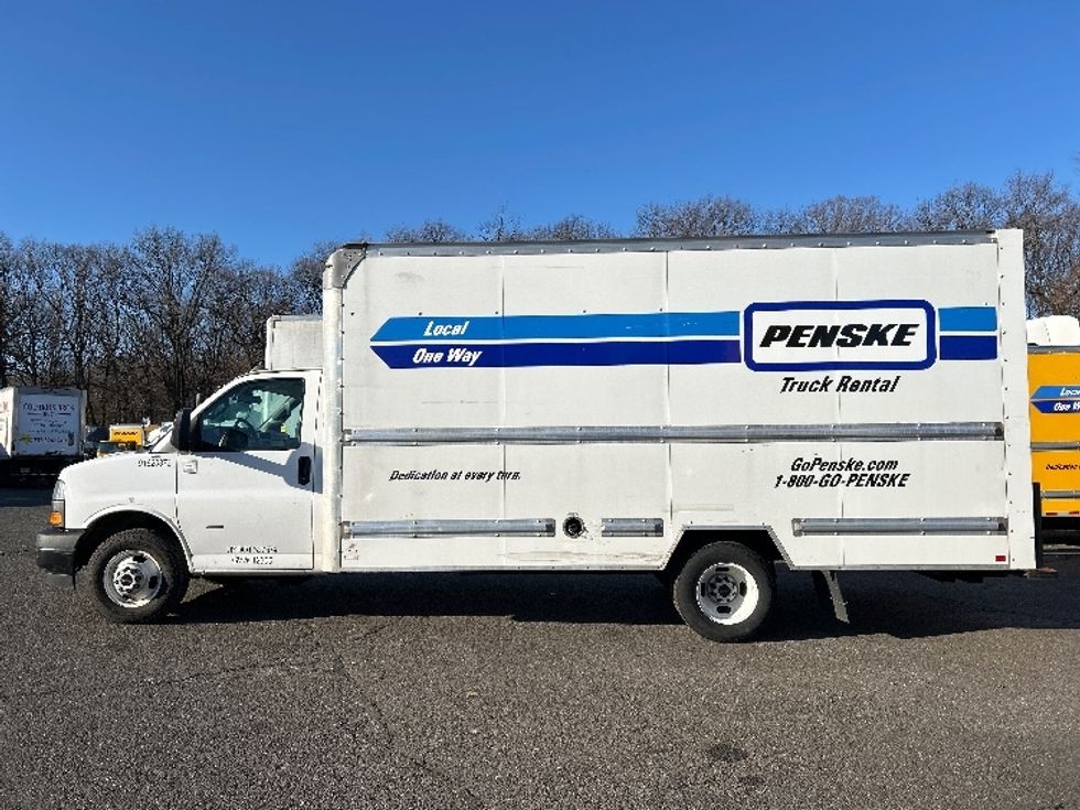 Light Duty Box Truck-Light and Medium Duty Trucks-GMC-2021-Savana G33903-Edison-NJ-86,018\n\t\tmiles-$ 30,500 - Image 4
