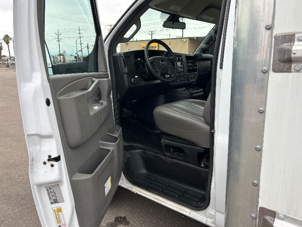 Light Duty Box Truck-Light and Medium Duty Trucks-GMC-2021-Savana G33903-El Centro-CA-110,366\n\t\tmiles-$ 29,500 - Image 16