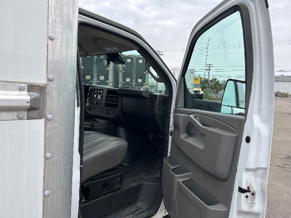 Light Duty Box Truck-Light and Medium Duty Trucks-GMC-2021-Savana G33903-El Centro-CA-110,366\n\t\tmiles-$ 29,500 - Image 20