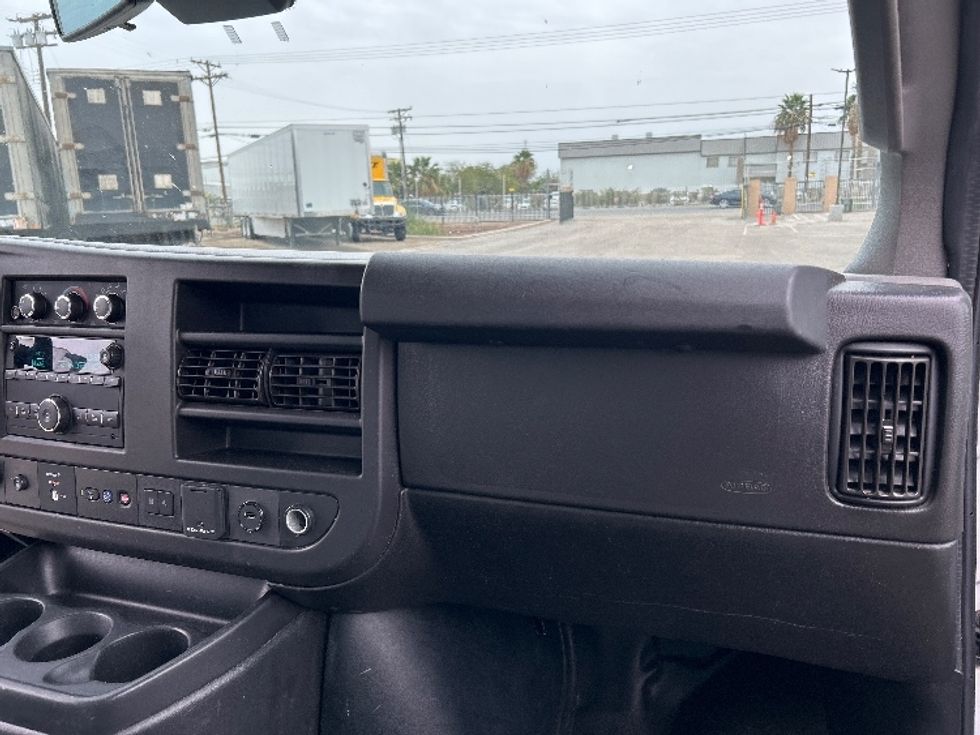 Light Duty Box Truck-Light and Medium Duty Trucks-GMC-2021-Savana G33903-El Centro-CA-110,366\n\t\tmiles-$ 29,500 - Image 21