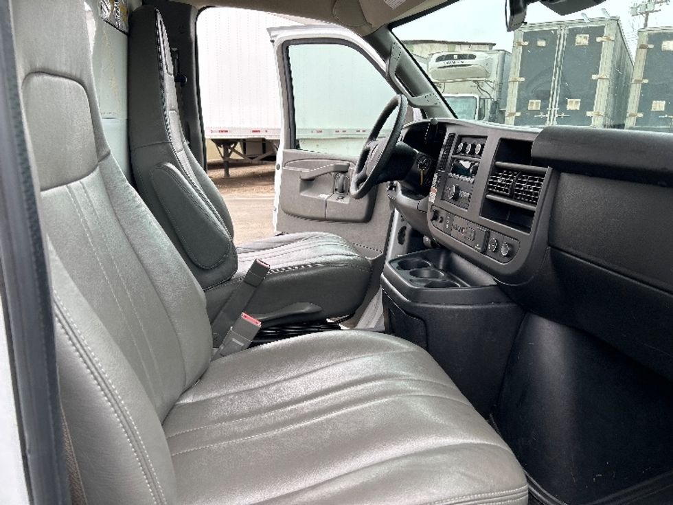 Light Duty Box Truck-Light and Medium Duty Trucks-GMC-2021-Savana G33903-El Centro-CA-110,366\n\t\tmiles-$ 29,500 - Image 22
