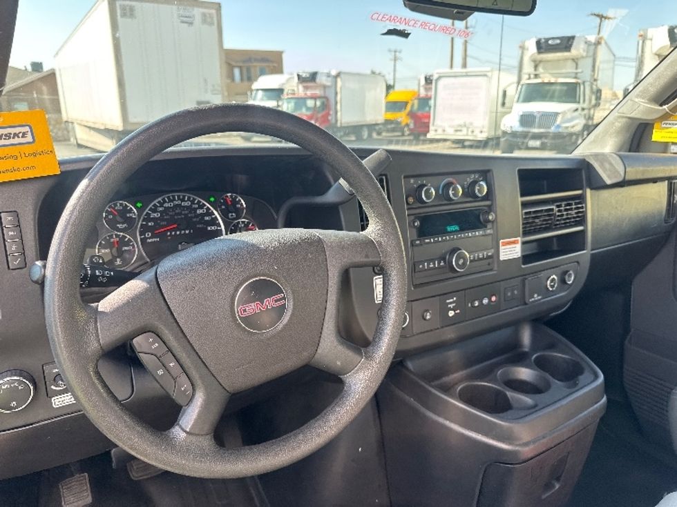 Light Duty Box Truck-Light and Medium Duty Trucks-GMC-2021-Savana G33903-El Paso-TX-100,678\n\t\tmiles-$ 28,750 - Image 16
