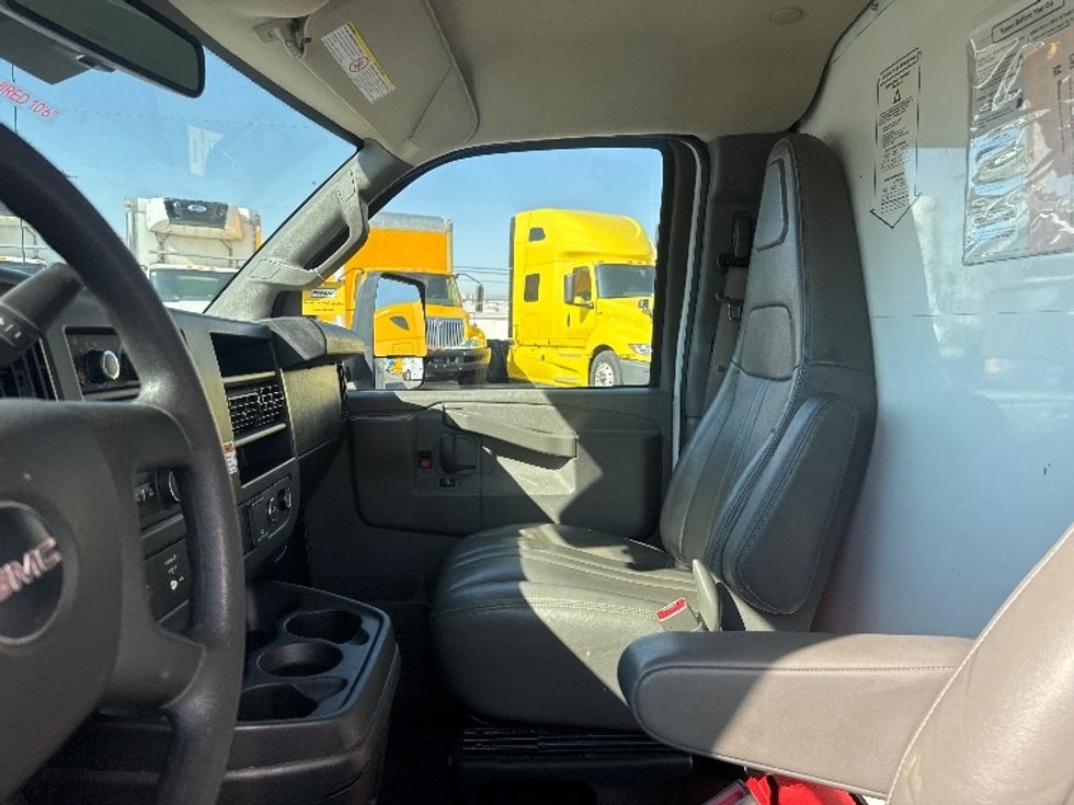 Light Duty Box Truck-Light and Medium Duty Trucks-GMC-2021-Savana G33903-El Paso-TX-100,678\n\t\tmiles-$ 28,750 - Image 17