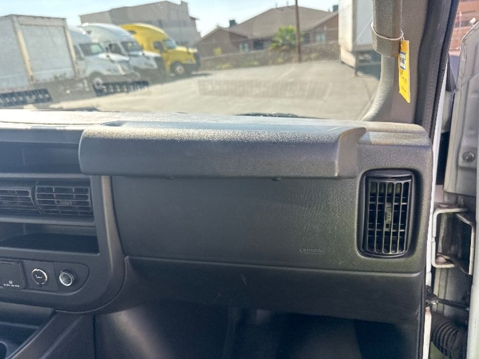 Light Duty Box Truck-Light and Medium Duty Trucks-GMC-2021-Savana G33903-El Paso-TX-100,678\n\t\tmiles-$ 28,750 - Image 19